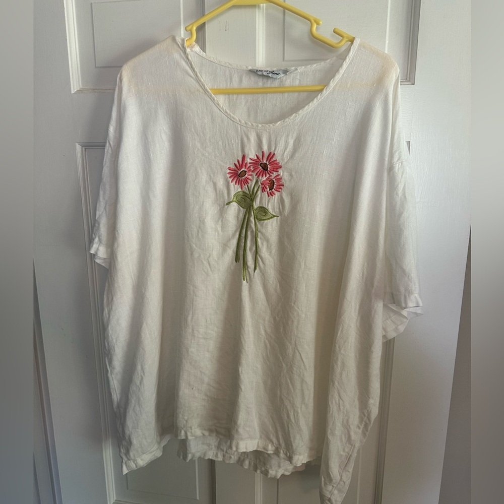 Liz and Jane White Linen Embroidered Top 1X